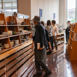 専門ショップ:株式会社カク仲/くうかん 陶四季 2025年の様子